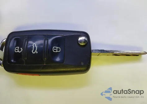 2013 Volkswagen Gti 2-Door z USA, uszkodzony, nr VIN WVWFD7AJ9DW120011